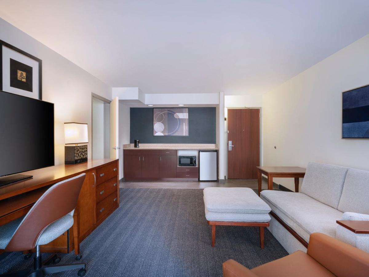 Courtyard Tampa North / I-75 Fletcher Extérieur photo