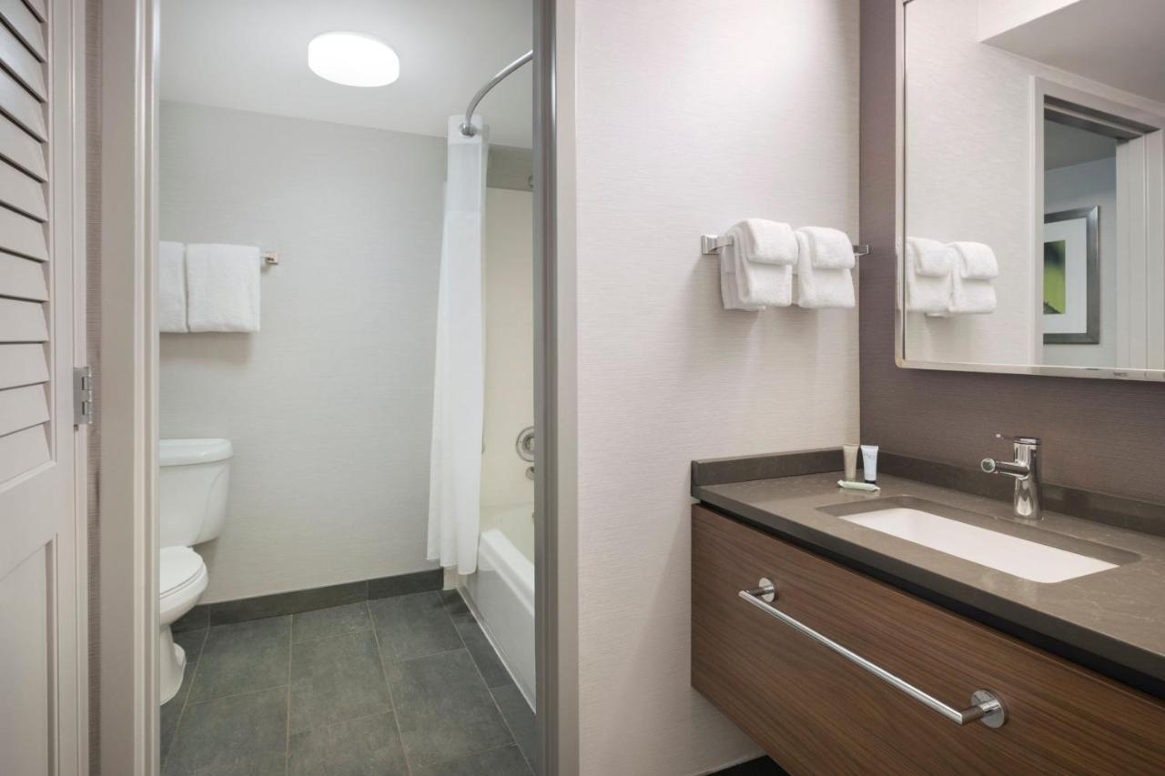 Courtyard Tampa North / I-75 Fletcher Extérieur photo