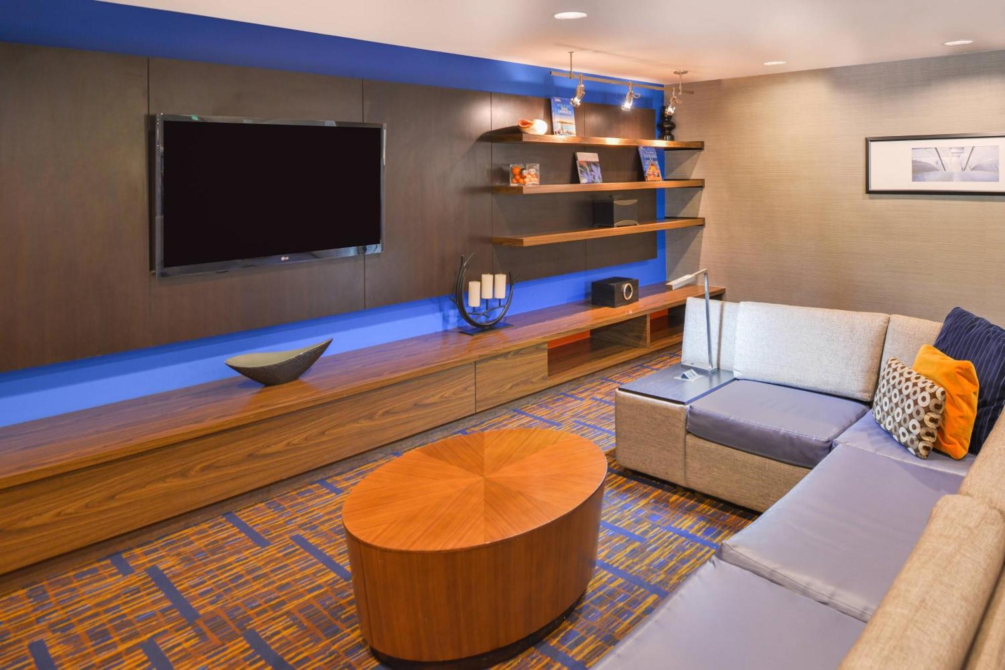 Courtyard Tampa North / I-75 Fletcher Extérieur photo